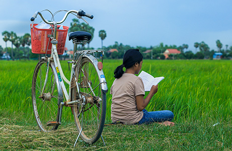 Avoiding Crowd in Angkor
